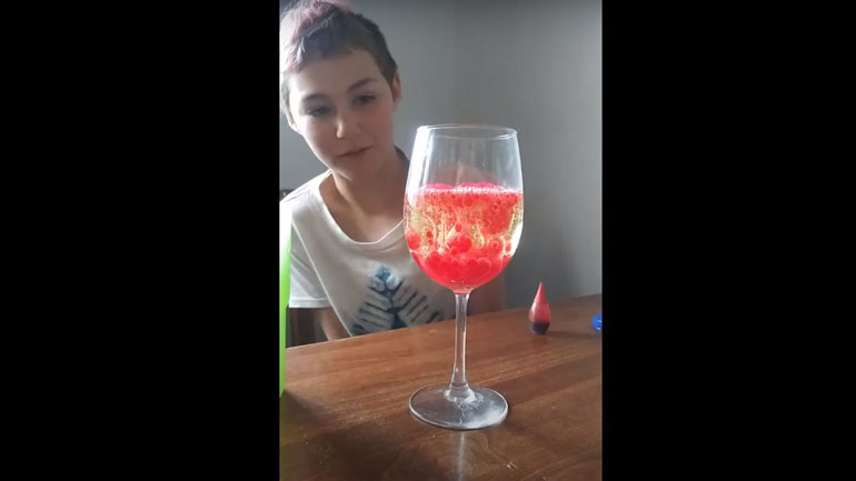 Πώς να δημιουργήσετε μια «λάμπα λάβας» μόνοι σας