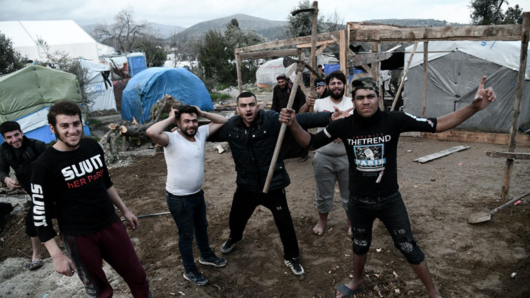 Χίος: Στο νοσοκομείο 30 μετανάστες με συμπτώματα τροφικής δηλητηρίασης