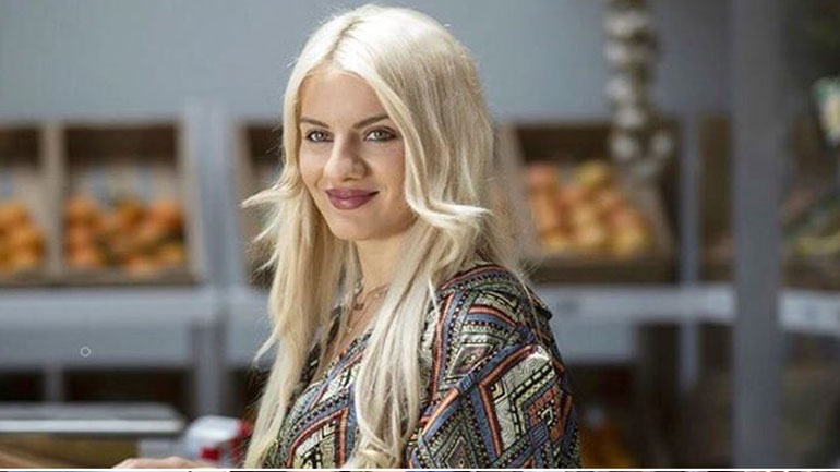 Ασημίνα Ουστάλλι: Αποκαλύπτει αν είναι τελικά ζευγάρι η Μάρλεν με τον Βαρθαλίτη