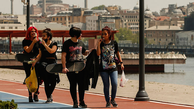 Τουρκία: Τέσσερις ημέρες καραντίνα 15 τουρκικές επαρχίες