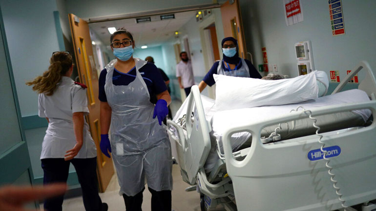 Βρετανία: Φορέας κορωνοϊού ανακρίθηκε επειδή… έφτυσε υπάλληλο που μετά πέθανε