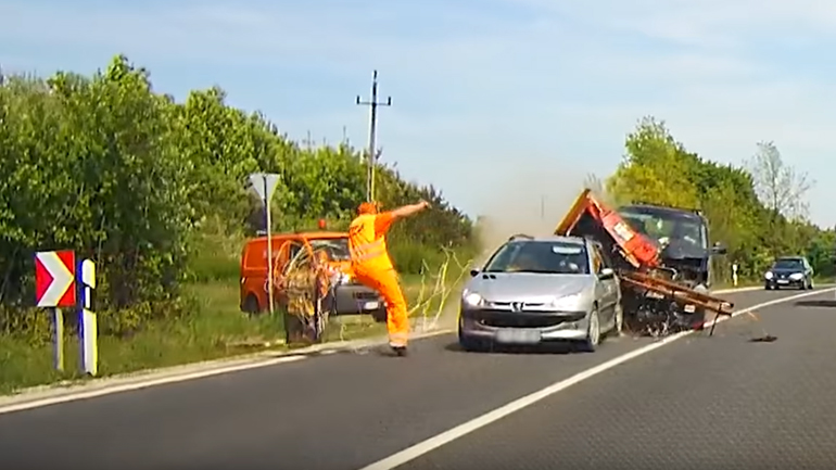 Τους πήρε παραμάζωμα! Τους πήρε παραμάζωμα!