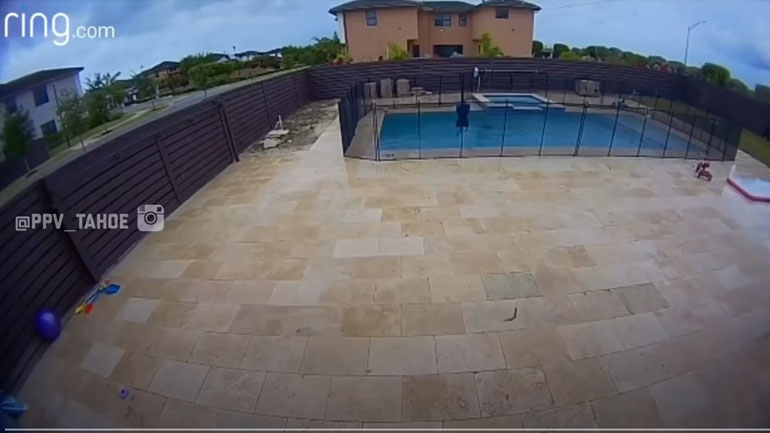 SUV εισβάλει με σφοδρότητα σε αυλή σπιτιού και σαρώνει τα πάντα στο πέρασμά του