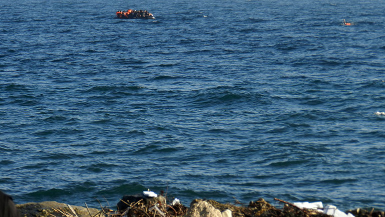 Μυτιλήνη: Βάρκα με 36 πρόσφυγες και μετανάστες έφτασε σε παραλία του νησιού