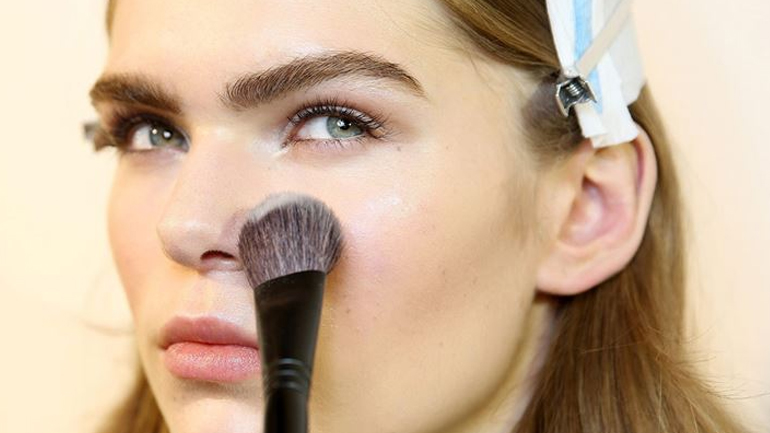 Concealer: Μυστικά για μεγάλη διάρκεια και σταθερότητα