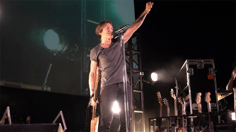 Συναυλία από τον Κιθ Έρμπαν για τους επαγγελματίες υγείας