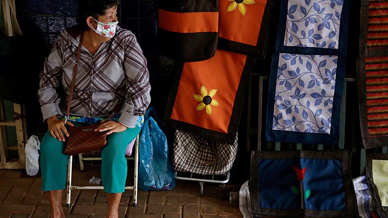 Κορωνοϊός: Μια Βραζιλιάνα έχασε 5 συγγενείς, μεταξύ των οποίων και τρία παιδιά της, σε έναν μήνα