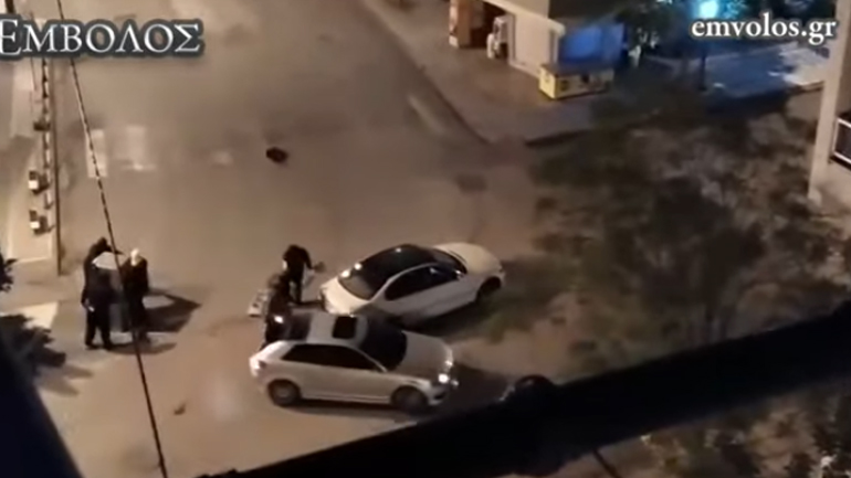 Σήκωσαν χρηματοκιβώτιο κοσμηματοπωλείου: Καρέ-καρέ η διάρρηξη στην Ημαθία