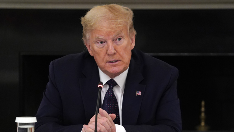 Ο Τραμπ εξετάζει ταξιδιωτική απαγόρευση για τη Βραζιλία λόγω του κορωνοϊού