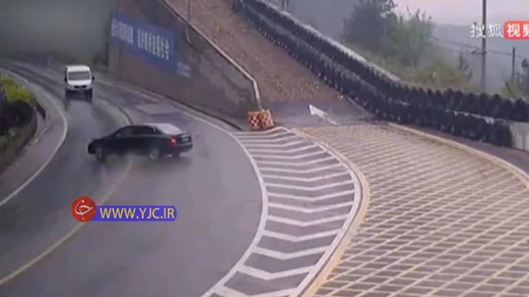 Αυτός που σε τρακάρει από πίσω πληρώνει, σωστά;