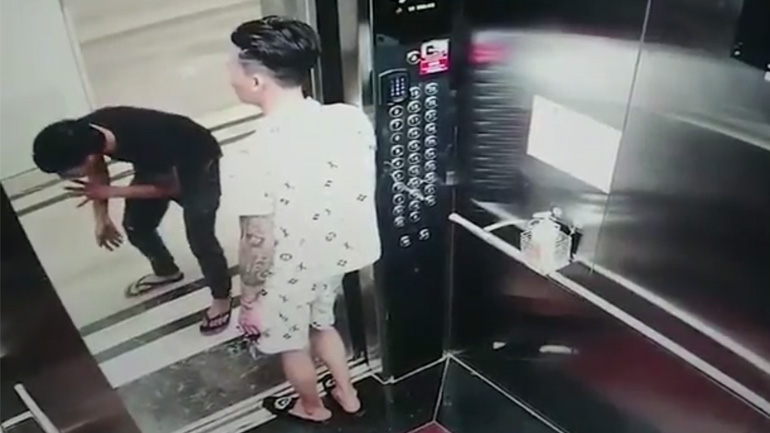 Ήθελαν να μεταφέρουν ένα τζάμι με το ασανσέρ