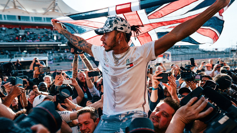 Πόσα χρήματα έχει βγάλει στην καριέρα του ο Hamilton;