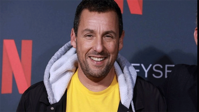 Ο Άνταμ Σάντλερ στον ρόλο σκάουτερ του μπάσκετ στην ταινία «Hustle» του Netflix