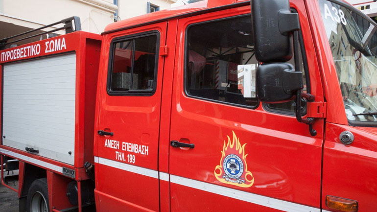 Θεσσαλονίκη: Ζημιές από φωτιά σε σταθμευμένα τροχοφόρα