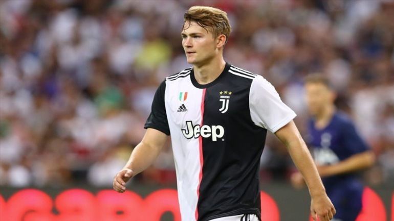 Η Μπαρτσελόνα «επέστρεψε» για τον Ντε Λιχτ