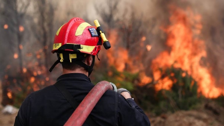 Πυρκαγιά στην περιοχή Ντουράκο στο Αλεποχώρι Μεγαρέων