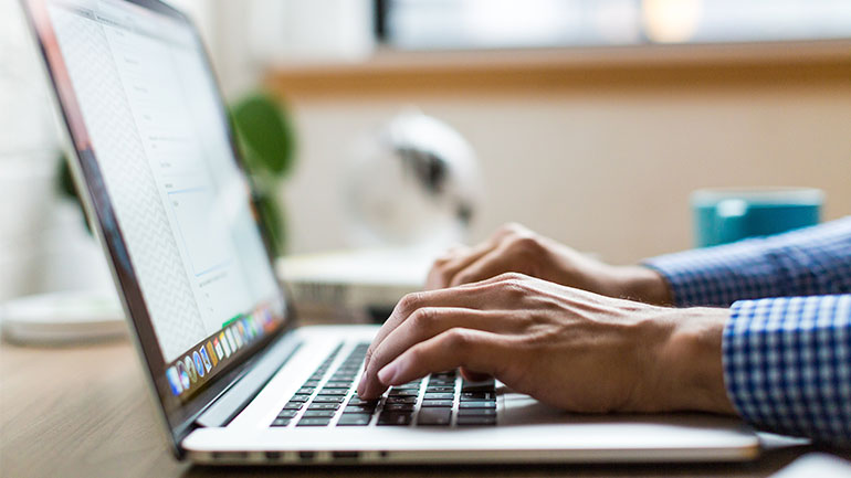 Περισσότερο πορνό παρακολουθούν όσοι εργάζονται απομακρυσμένα