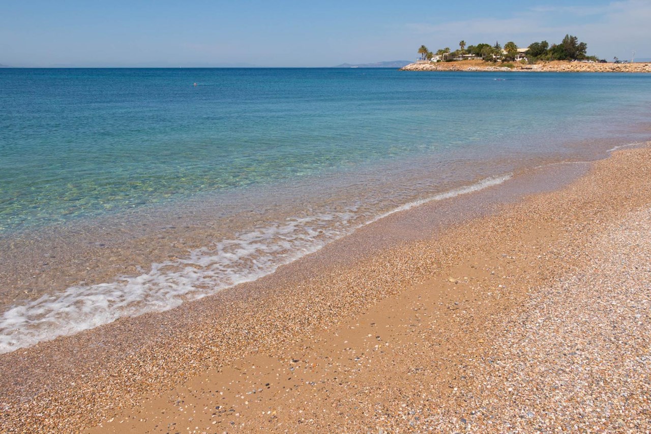 Η παραλία Γλυφάδας στην Αττική