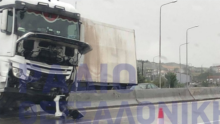 Κακοκαιρία στη Θεσσαλονίκη: Δεκάδες κλήσεις στην πυροσβεστική – Δίπλωσαν νταλίκες