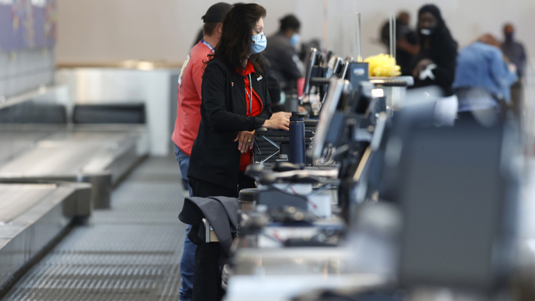 Ιρλανδία: Οι ταξιδιώτες θα πρέπει να δηλώνουν πού θα περάσουν την καραντίνα, κατά την άφιξή τους στη χώρα