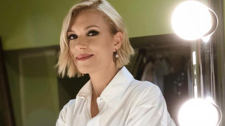 Βίκυ Καγιά: Ποζάρει με ολόσωμο μαγιό και εντυπωσιάζει με τις αναλογίες της