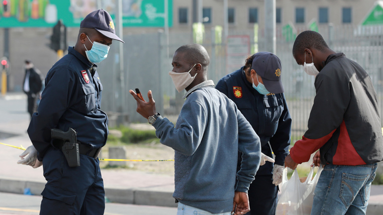 Νότια Αφρική: Έως 50.000 άνθρωποι μπορεί να πεθάνουν από τον κορωνοϊό σύμφωνα με επιστημονικά μοντέλα