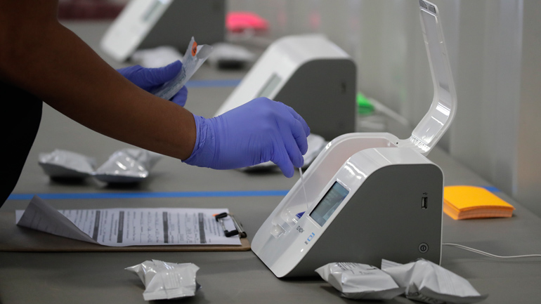 Ρωσικό εμβόλιο κατά του κορωνοϊού δοκιμάστηκε ανεπίσημα αλλά με επιτυχία σε ανθρώπους