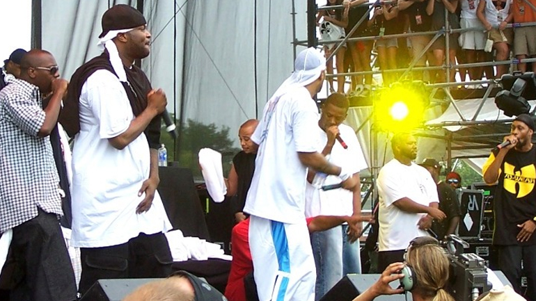 Οι Wu-Tang Clan πωλούν απολυμαντικά χεριών και t-shirts για καλό σκοπό