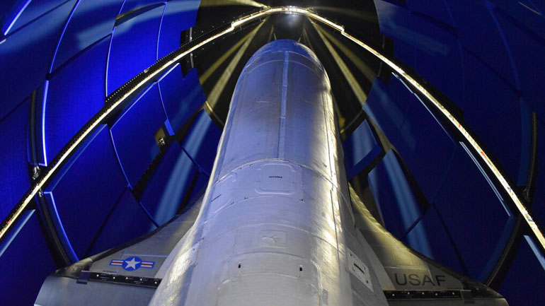 Ο Τραμπ θα παραστεί στην εκτόξευση της πρώτης επανδρωμένης διαστημικής πτήσης του SpaceX