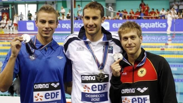 Κολύμβηση: Ο Άρης Γρηγοριάδης θυμάται το χρυσό μετάλλιο του Ντέμπρετσεν