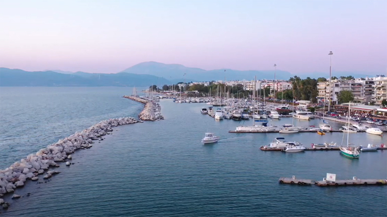 Η μαρίνα σκαφών της Πάτρας από ψηλά