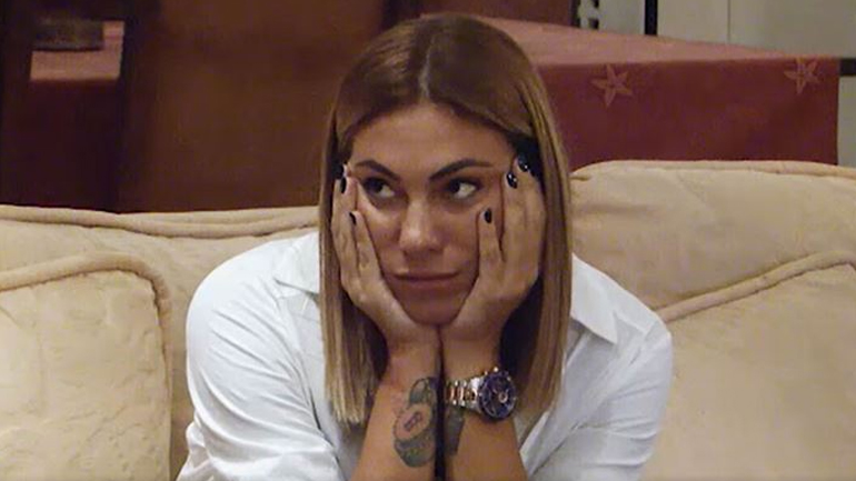 Έξαλλη η Ευρυδίκη Βαλαβάνη με τον Σάββα Πούμπουρα:«Ρε δεν θα προλάβεις να δεις την κόρη σου».