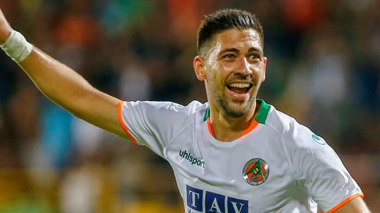 Τσεκάρει τον Μπακασέτα η Γαλατασαράι