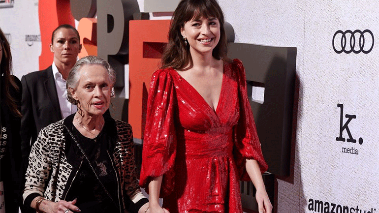 Ντακότα Τζόνσον: «Η γιαγιά μου Τίπι Χέντρεν ζει με 13 λιοντάρια και τίγρεις»