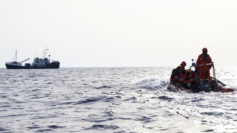 Άγνωστο πλοίο αποβίβασε 400 μετανάστες στη Σικελία