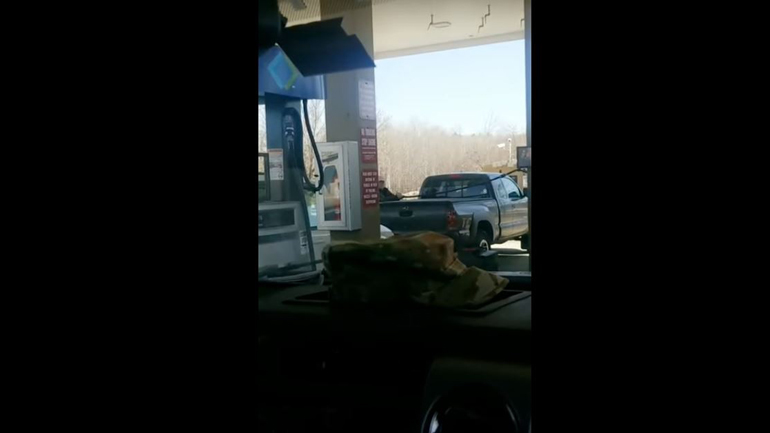 «Κύριοι, δεν βάζουμε έτσι βενζίνη…»