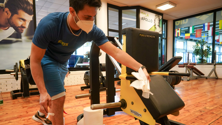 Η Ιταλία αναζητά 60.000 εθελοντές για να βοηθήσουν στην τήρηση των αποστάσεων ασφαλείας Η Ιταλία αναζητά 60.000 εθελοντές για να βοηθήσουν στην τήρηση των αποστάσεων ασφαλείας