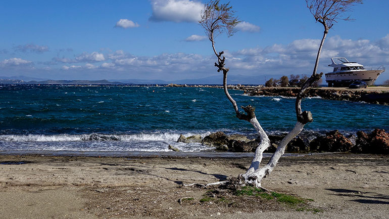 Επιδείνωση του καιρού με ισχυρές βροχοπτώσεις και χαμηλές θερμοκρασίες Επιδείνωση του καιρού με ισχυρές βροχοπτώσεις και χαμηλές θερμοκρασίες