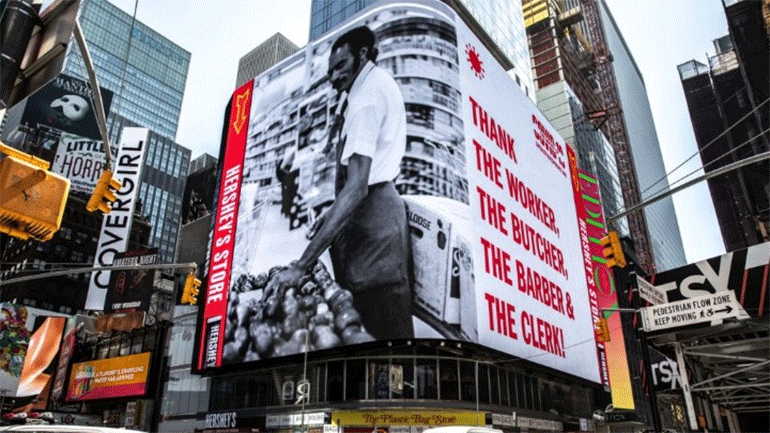 Διαφημιστικές πινακίδες σε Ν. Υόρκη, Βοστώνη και Σικάγο για τους «ήρωες της πρώτης γραμμής»