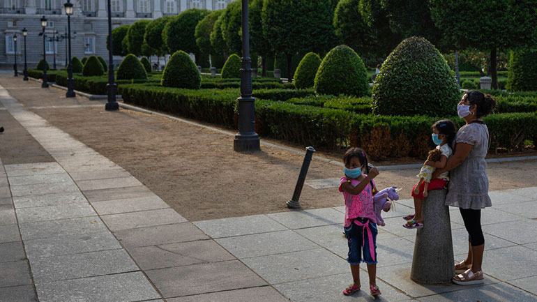 Ισπανία: Ανοίγουν από σήμερα πάρκα και ταράτσες
