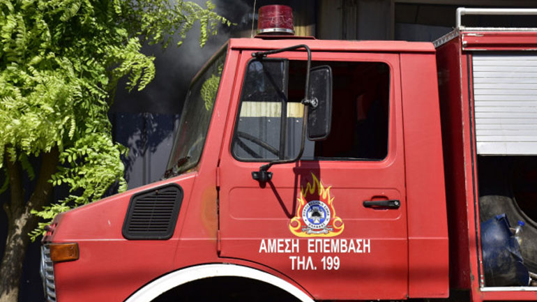 Παγκράτι: Απεγκλωβίστηκε χωρίς τις αισθήσεις του το άτομο από φρεάτιο ανελκυστήρα