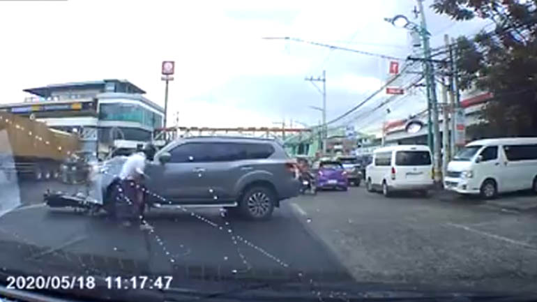 Προκάλεσε το ατύχημα αλλά δεν έδωσε και πολλή σημασία! Προκάλεσε το ατύχημα αλλά δεν έδωσε και πολλή σημασία!