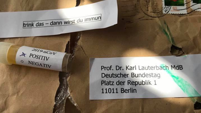 Ανατριχιαστικές απειλές κατά Γερμανών επιστημόνων: «Πιες το, μετά θα έχεις ανοσία»