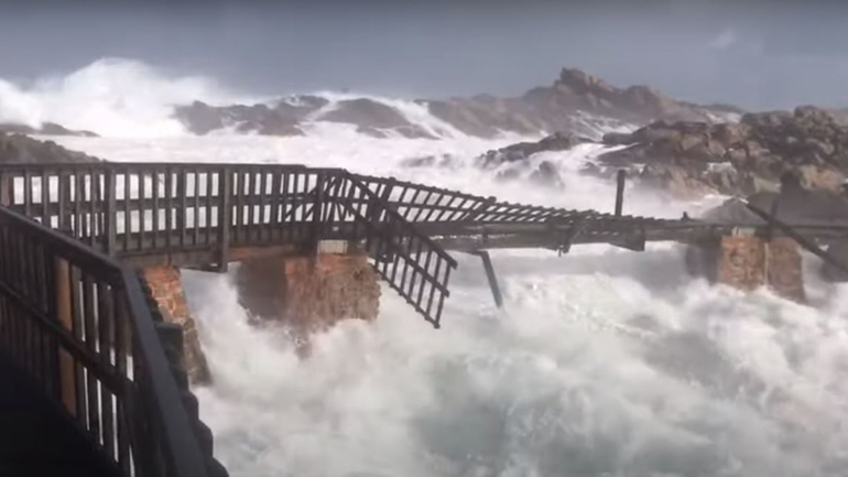 Αυστραλία: Γέφυρα κατέρρευσε έπειτα από μεγάλη καταιγίδα
