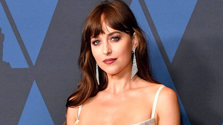 Dakota Johnson: Μιλάει ανοιχτά για τη μάχη της με την κατάθλιψη