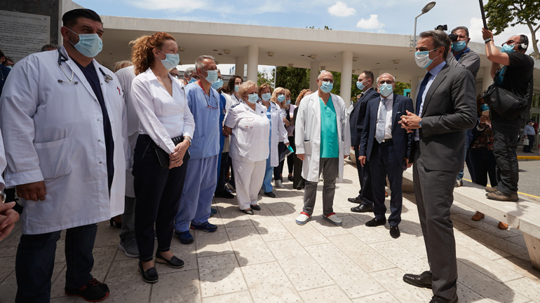 Στο νοσοκομείο ΑΧΕΠΑ ο Κυρ. Μητσοτάκης: «Οικοδομούμε το νέο ΕΣΥ»
