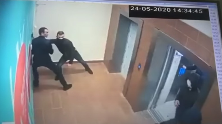 Kλέφτες θέλουν να ξεφύγουν με το ασανσέρ