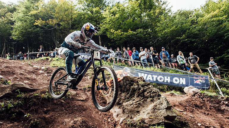 Βίντεο: 4 από τις πιο σκληρές πτώσεις ενός Παγκόσμιου Πρωταθλητή Downhill