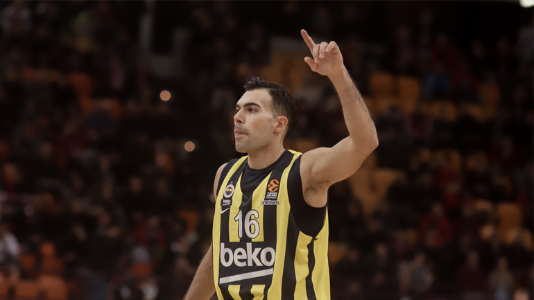 «Ο Σλούκας έχει προτάσεις από τη Ρεάλ και την ΤΣΣΚΑ»