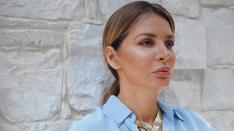 Mαρία Καλάβρια: Ποζάρει με μαγιό και εντυπωσιάζει με τις αναλογίες της!